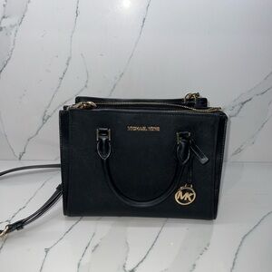 MK medium Sheila crossbody